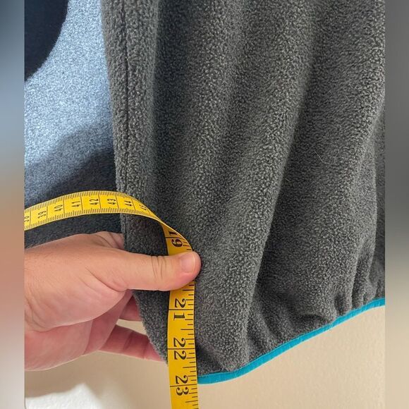 Patagonia Synchilla Gray Sweatshirt - Picture 7 of 7